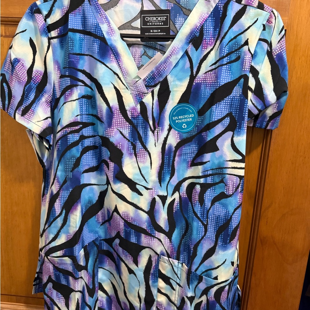 Cherokee Women's Multicolor Scrub Top